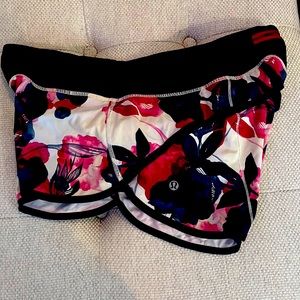 Lululemon size 8 two inch short